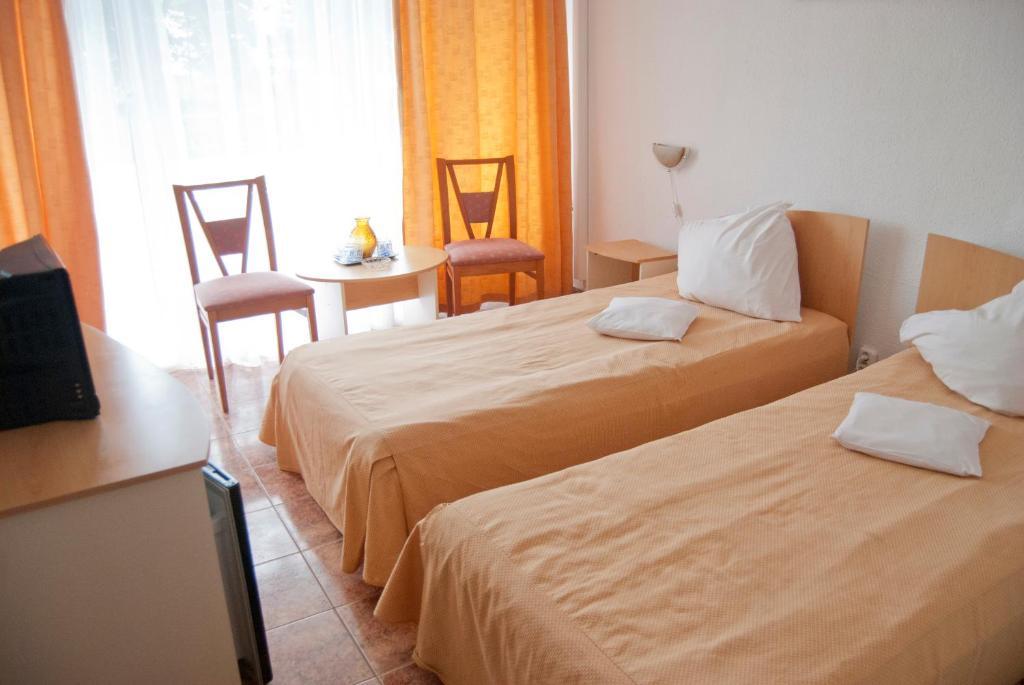 Hotel Cerna Saturn Cameră foto